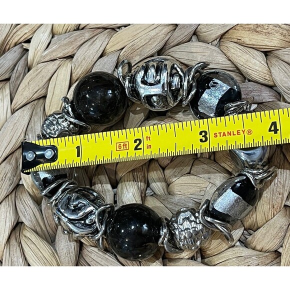 Metallic Foil & Glass Bead Bracelet Stretchy Cha Cha Beads Silver Tone Black - Picture 6 of 7